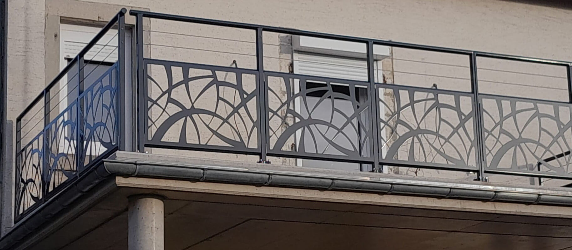 Garde-corps balcon — brise-vue arabesques laser