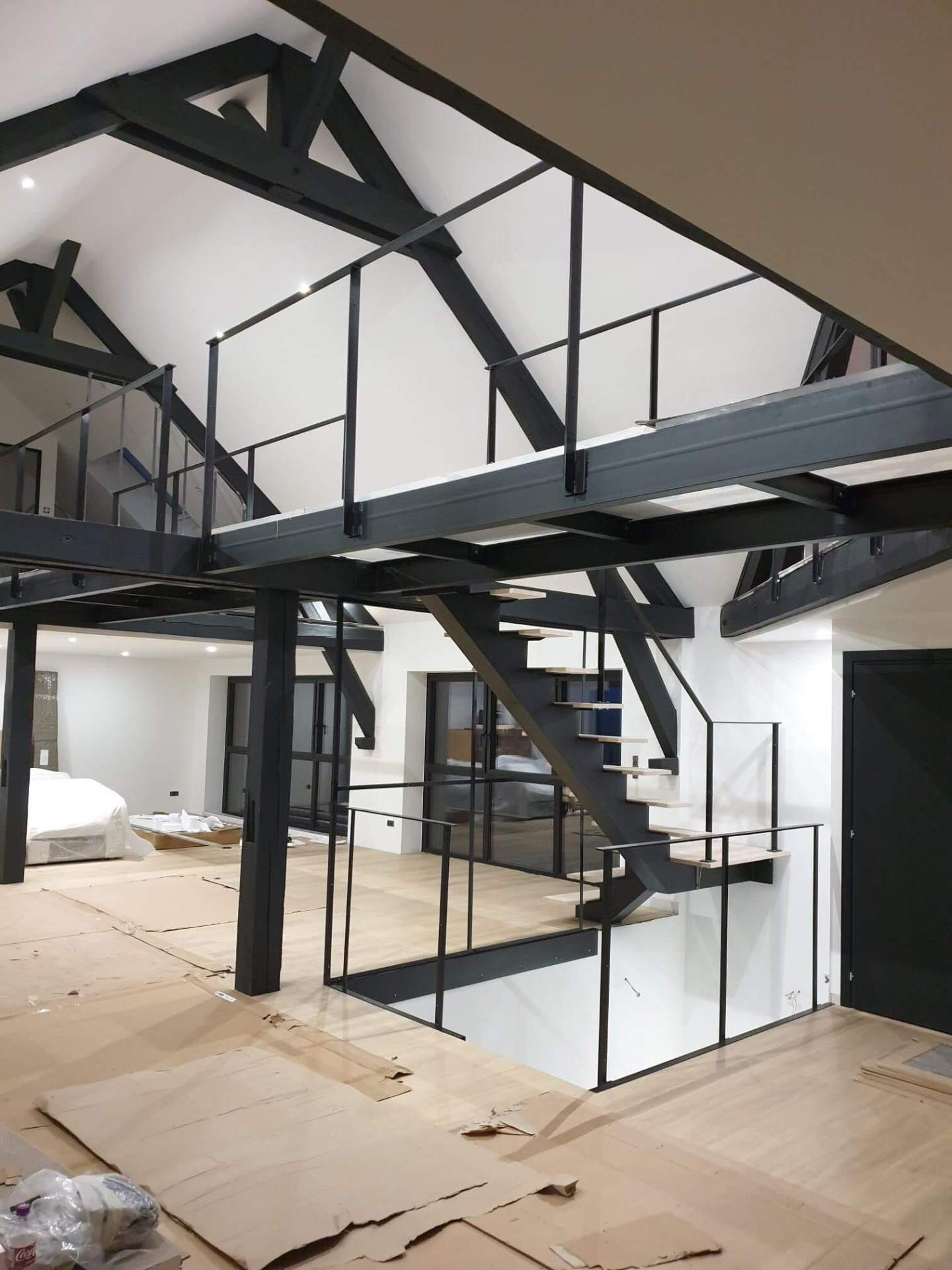 Mezzanine industrielle — structure acier