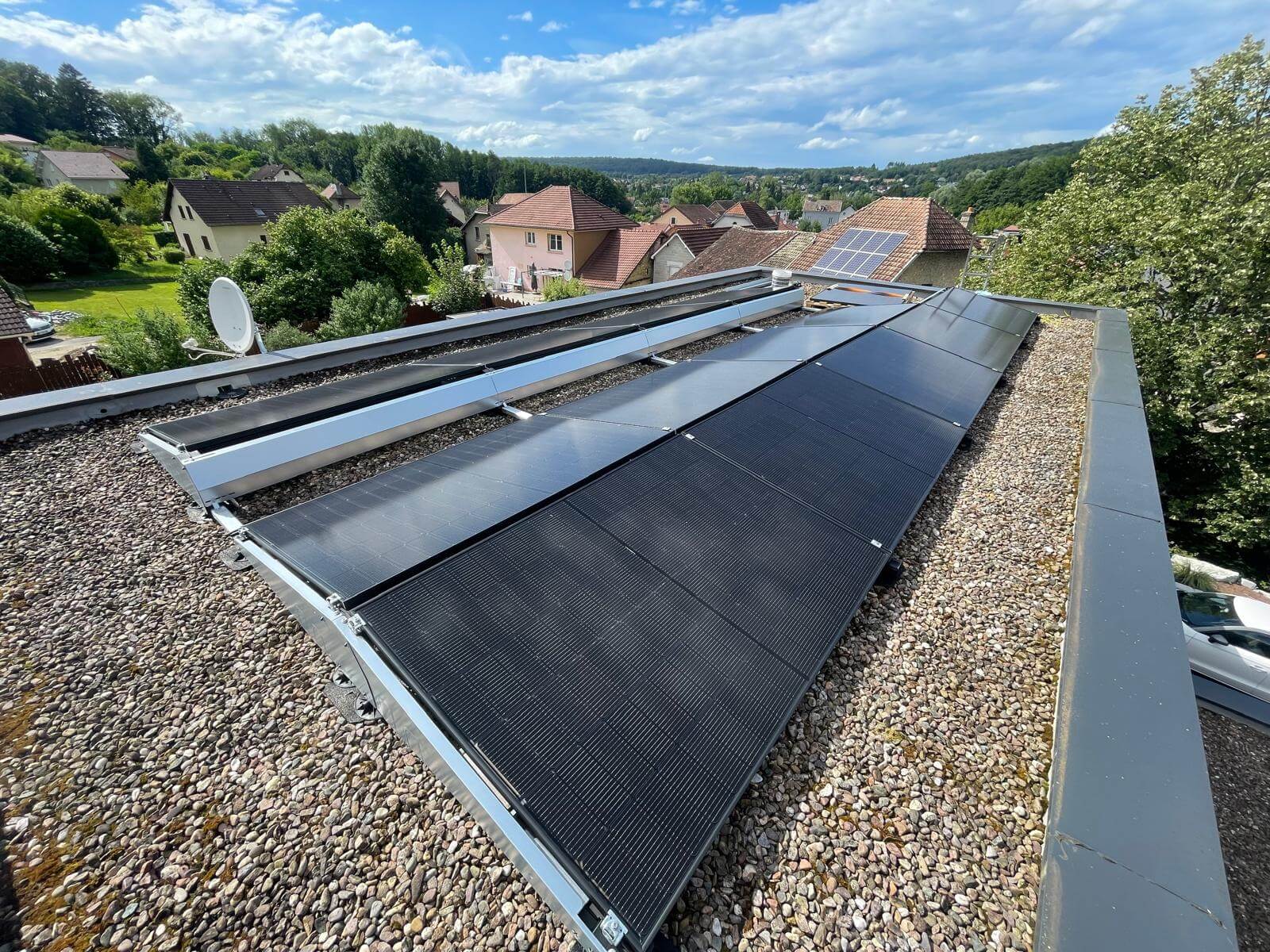 Panneaux solaires toiture plate
